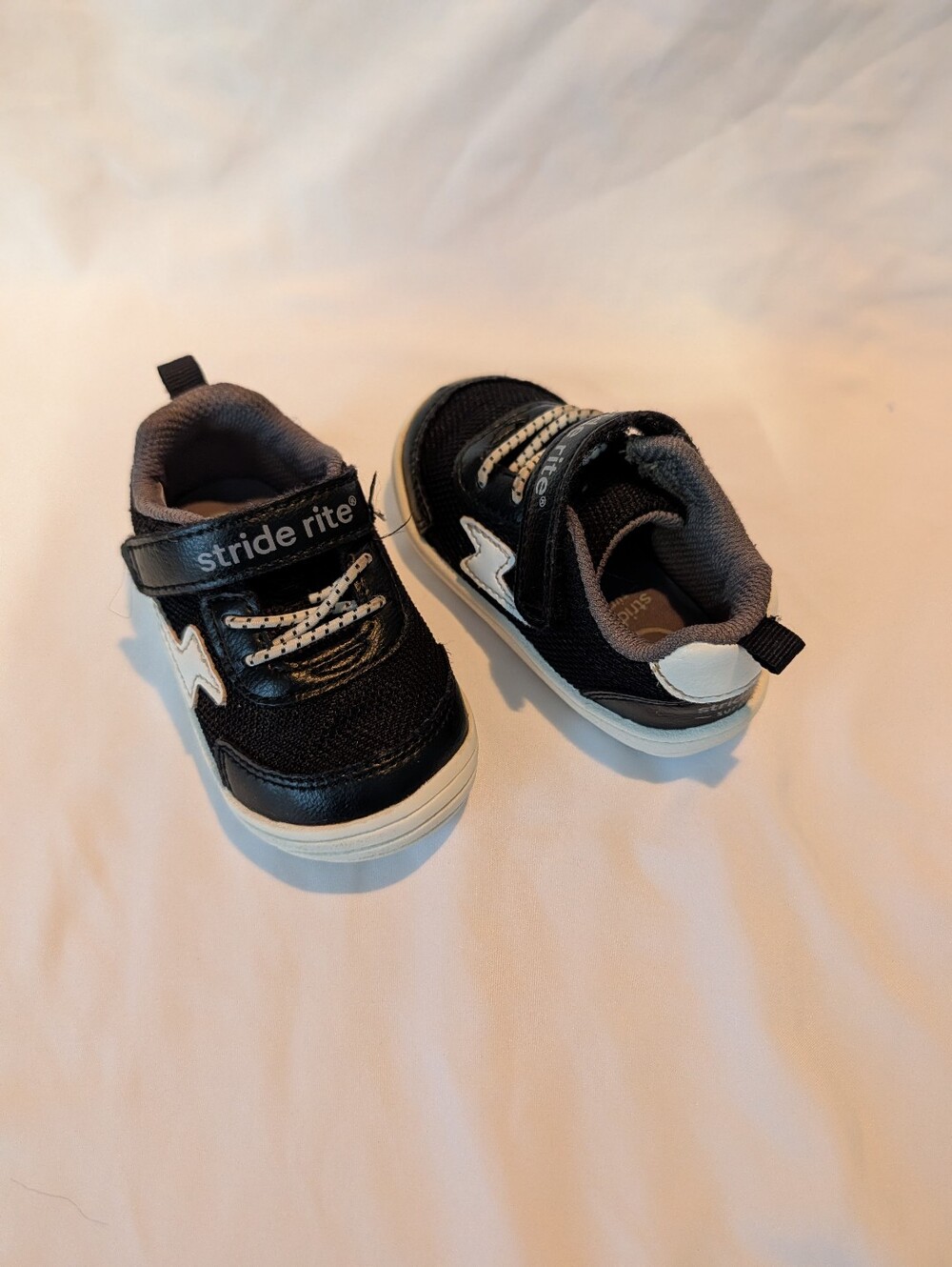 Surprize By Stride Rite "Dwayne", Size 4 Baby
